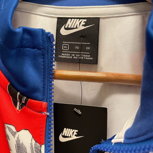 Nike Workout Jacket - Picture 2 of 4